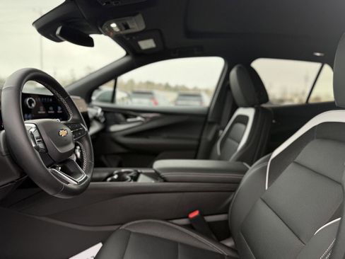 Used 2025 Chevrolet Blazer EV LT image 12