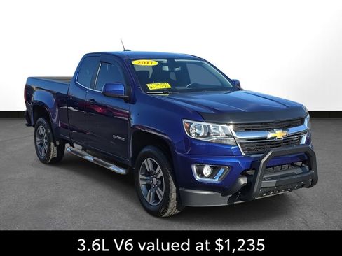 Used 2017 Chevrolet Colorado LT w/ LT Convenience Package image 3