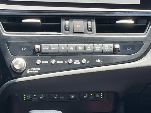 Used 2024 Lexus ES 350 F Sport w/ Accessory Package (Z2) FWD image 16