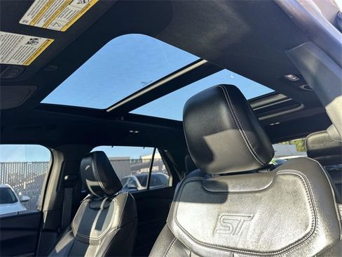 Used 2022 Ford Explorer ST w/ Equipment Group 401A image 18