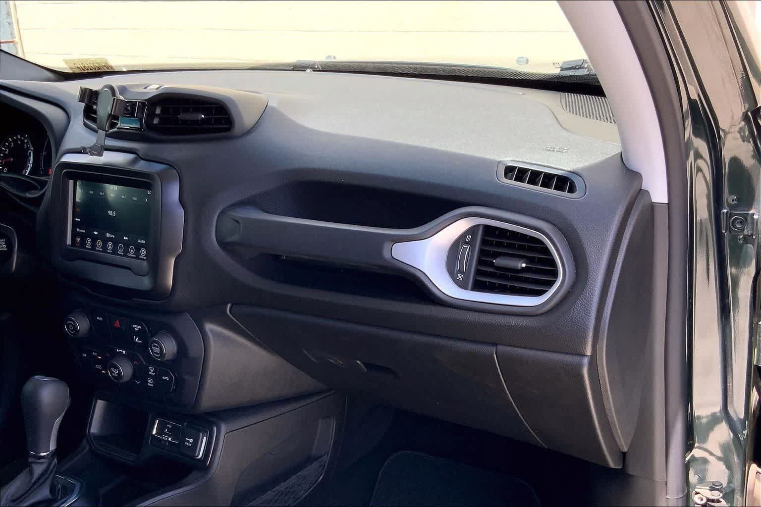 Used 2021 Jeep Renegade Sport FWD image 23