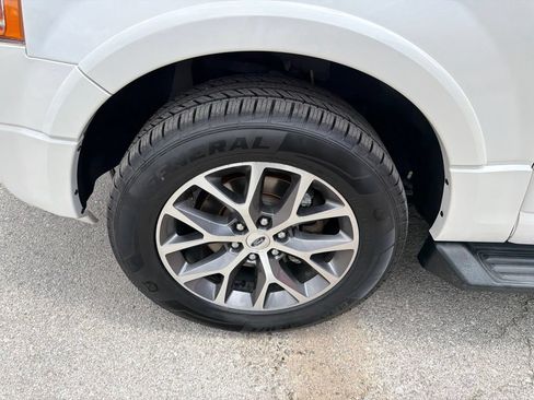 Used 2017 Ford Expedition EL XLT AWD/4WD image 9