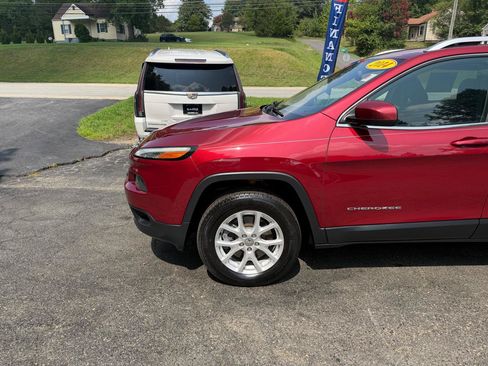 Used 2014 Jeep Cherokee Latitude w/ Comfort/Convenience Group AWD/4WD image 2