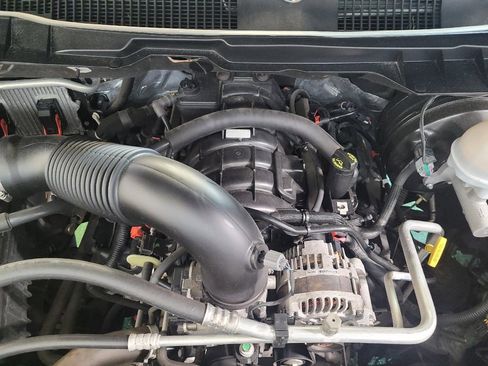 Used 2020 RAM 1500 Classic SLT w/ Luxury Group RWD image 30