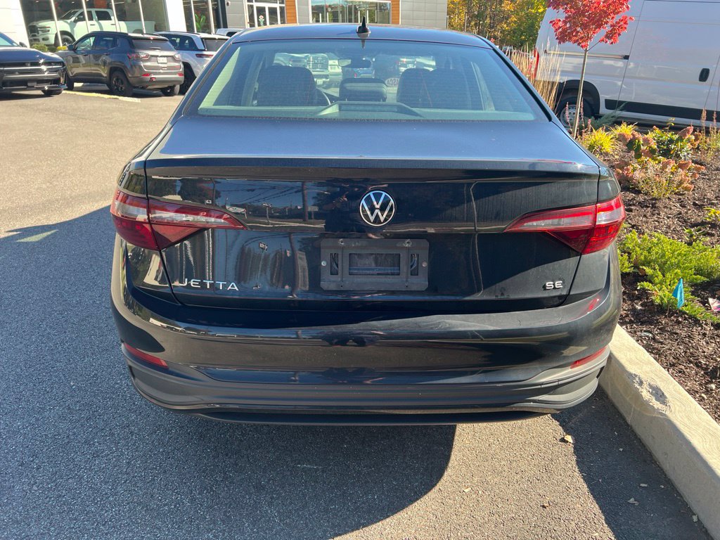 Used 2023 Volkswagen Jetta SE FWD image 6
