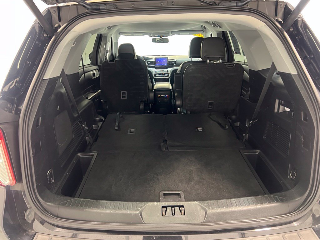 Used 2023 Ford Explorer XLT w/ Equipment Group 202A AWD/4WD image 32