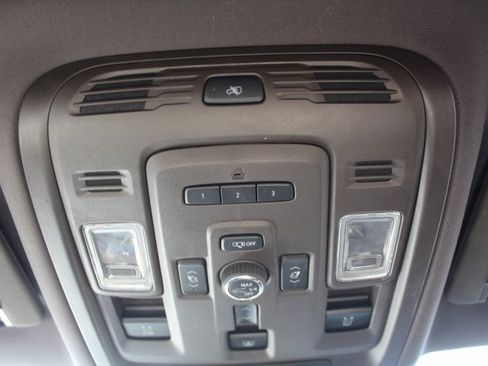 Used 2022 GMC Yukon XL Denali w/ Denali Premium Package image 42