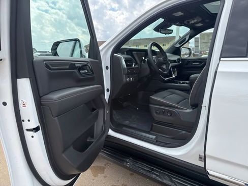 New 2026 GMC Yukon XL Elevation AWD/4WD image 9