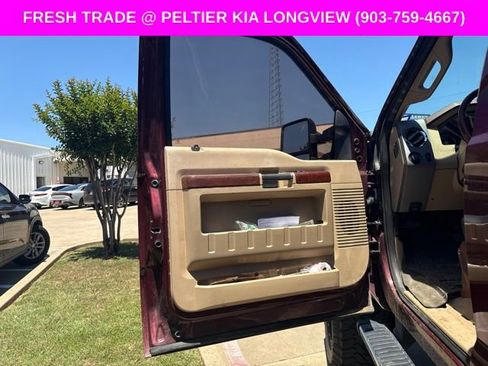 Used 2012 Ford F250 King Ranch w/ King Ranch w/Chrome Pkg AWD/4WD image 2