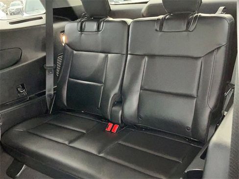 Used 2022 Ford Explorer XLT w/ Equipment Group 202A image 17