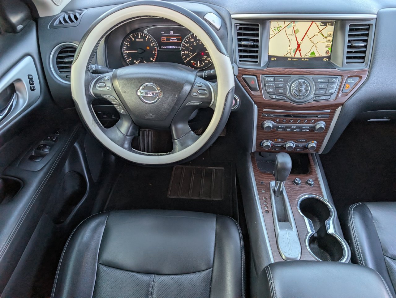 Used 2020 Nissan Pathfinder Platinum w/ Cargo Package FWD image 9