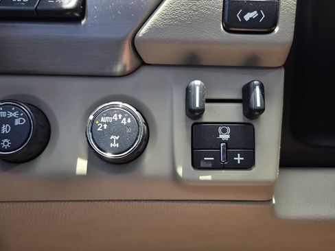 Used 2018 GMC Yukon XL Denali w/ Open Road Package AWD/4WD image 28