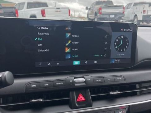 Used 2025 Kia K4 LXS image 37