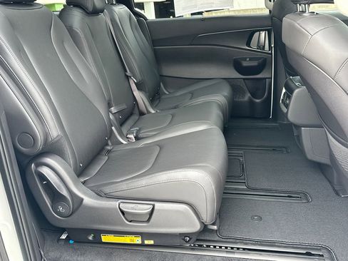 New 2026 Kia Carnival SX Prestige FWD image 16