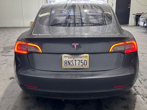 Used 2020 Tesla Model 3 Standard Range Plus image 3