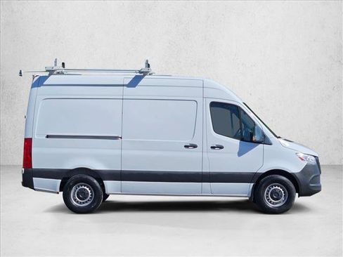 Used 2023 Mercedes-Benz Sprinter 2500 image 4