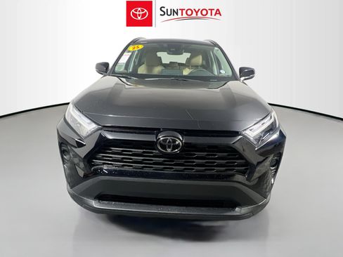Used 2025 Toyota RAV4 XLE image 9
