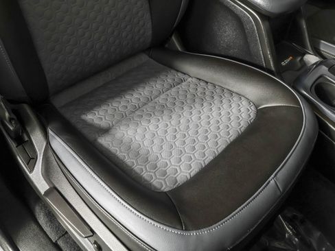 Used 2020 Chevrolet Colorado Z71 image 45