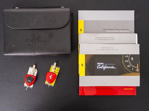 Used 2010 Ferrari California RWD image 21