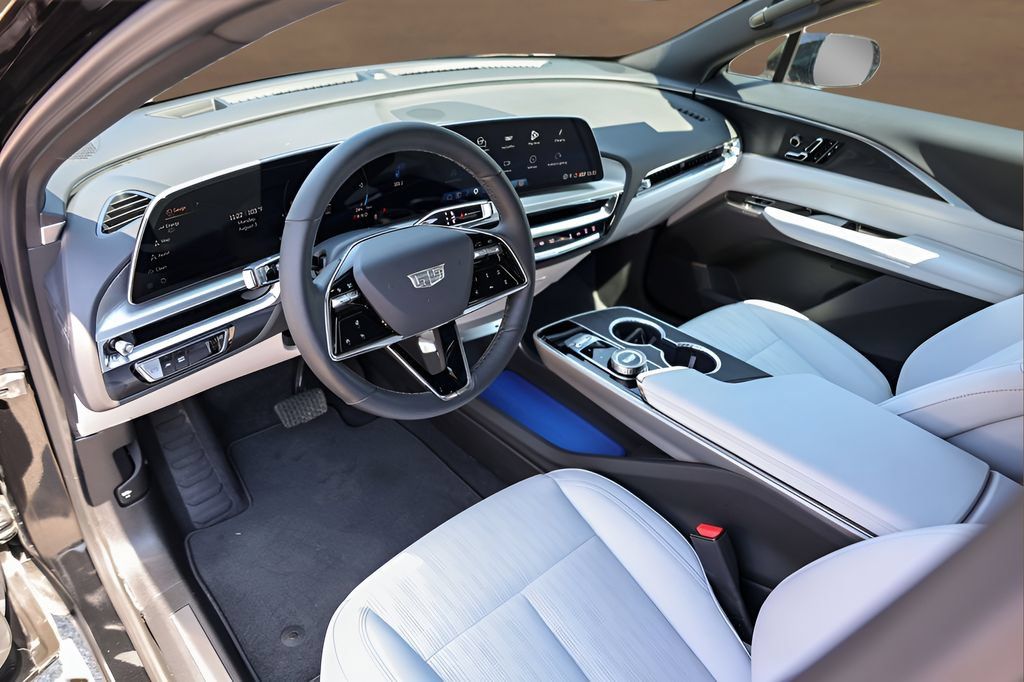 Certified 2025 Cadillac Lyriq Sport AWD/4WD image 9