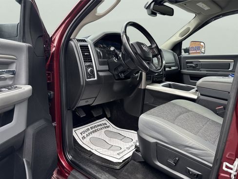 Used 2018 RAM 3500 SLT w/ Luxury Group AWD/4WD image 16