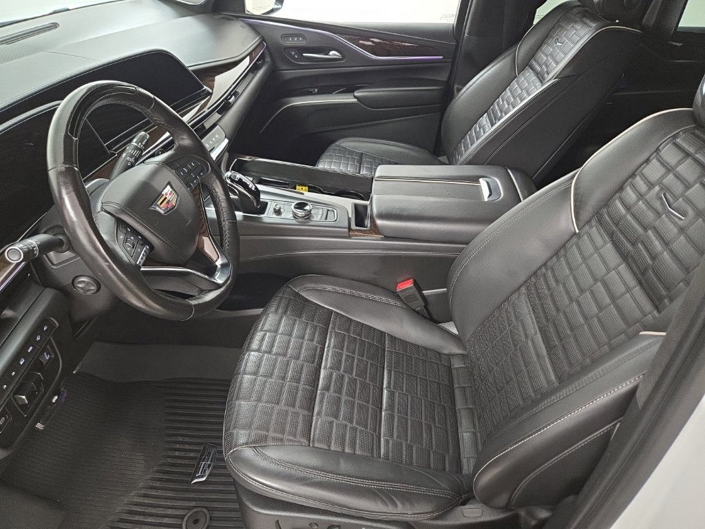 Used 2023 Cadillac Escalade ESV Sport Platinum w/ LPO, ONYX Package AWD/4WD image 19