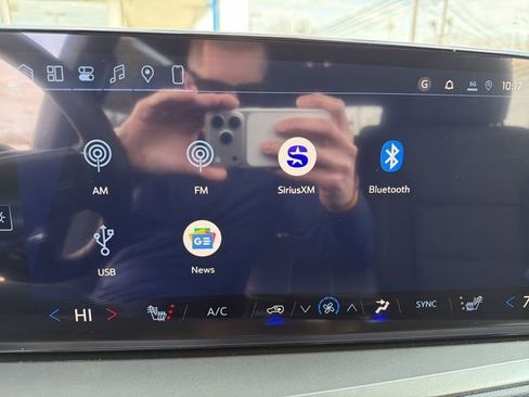 New 2026 Chevrolet Traverse LT w/ Midnight/Sport Edition image 17