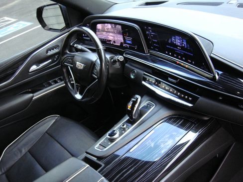 Used 2021 Cadillac Escalade Sport w/ Driver Assist Tech Package image 18