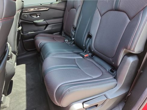 Certified 2025 Honda Pilot Black Edition image 22