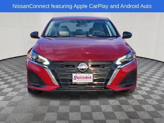 Used 2025 Nissan Altima 2.5 SV FWD image 2