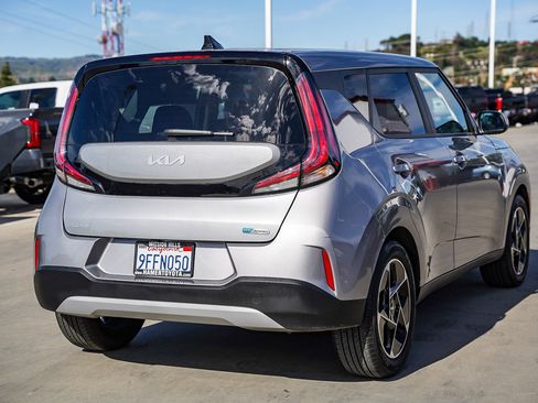 Used 2023 Kia Soul EX image 12