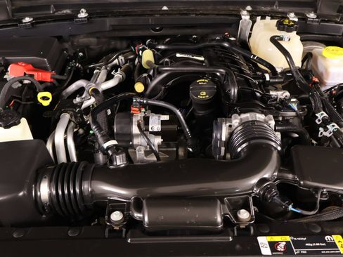 Used 2023 Jeep Wrangler Unlimited Sport AWD/4WD image 18