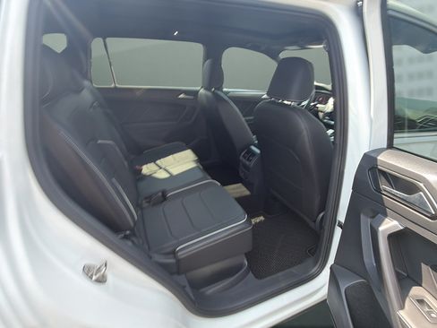 Used 2022 Volkswagen Tiguan SEL R-Line AWD/4WD image 16