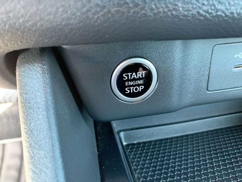 Used 2022 Nissan Rogue SV image 16