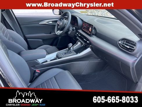 Used 2024 Dodge Hornet GT w/ GT Blacktop Package image 9