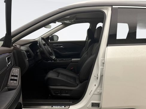 Used 2023 Nissan Rogue Platinum w/ Platinum Premium Package image 8