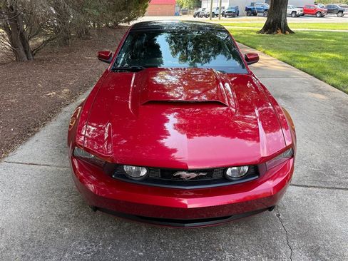 Used 2010 Ford Mustang GT Premium image 9