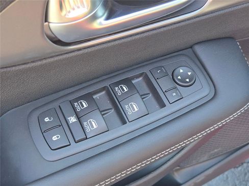 New 2026 Chrysler Pacifica Select image 23