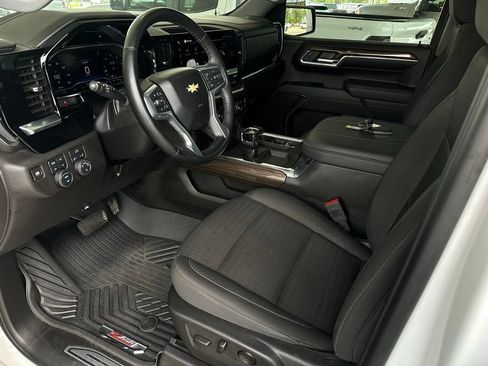 Used 2024 Chevrolet Silverado 1500 LT AWD/4WD image 10