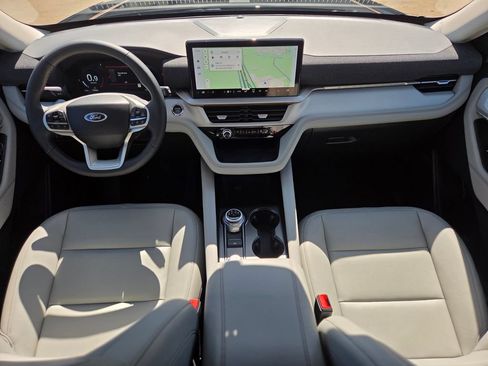 New 2026 Ford Explorer Active w/ Active Comfort Package RWD image 9