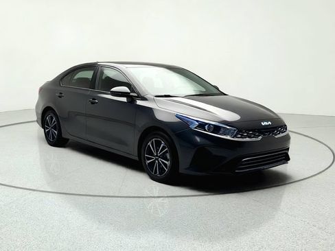 Certified 2024 Kia Forte LXS FWD image 8