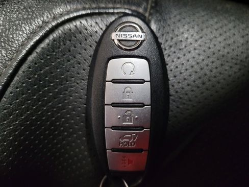 Used 2017 Nissan Rogue SL AWD/4WD image 32