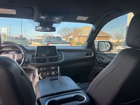 Used 2023 GMC Yukon SLT image 17