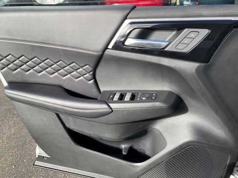 New 2025 Mitsubishi Outlander SEL Black Edition image 14