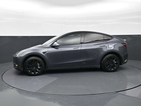 Used 2021 Tesla Model Y Long Range AWD/4WD image 2