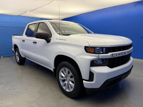 Used 2022 Chevrolet Silverado 1500 Custom AWD/4WD image 2
