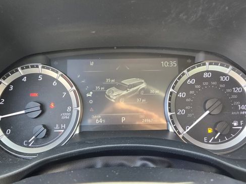 Used 2023 Toyota Highlander XLE image 13