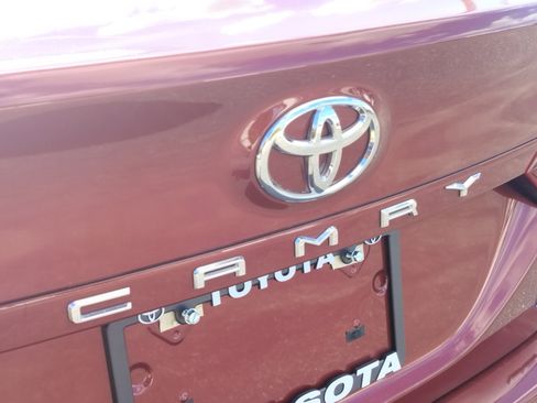 Used 2021 Toyota Camry LE image 10