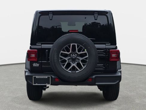 New 2025 Jeep Wrangler Unlimited Sahara AWD/4WD image 6