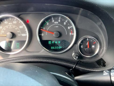 Used 2018 Jeep Wrangler Unlimited Rubicon w/ Connectivity Group AWD/4WD image 21